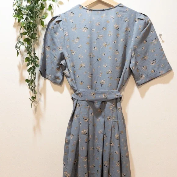 NWOT oak + fort floral dress - Picture 4 of 5